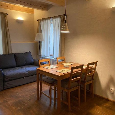 U Dr. Fausta Apartment สลาโวนิเซ ภายนอก รูปภาพ