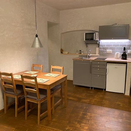 U Dr. Fausta Apartment สลาโวนิเซ ภายนอก รูปภาพ