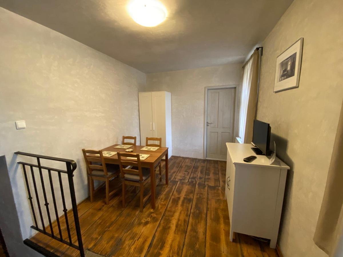 U Dr. Fausta Apartment สลาโวนิเซ ภายนอก รูปภาพ