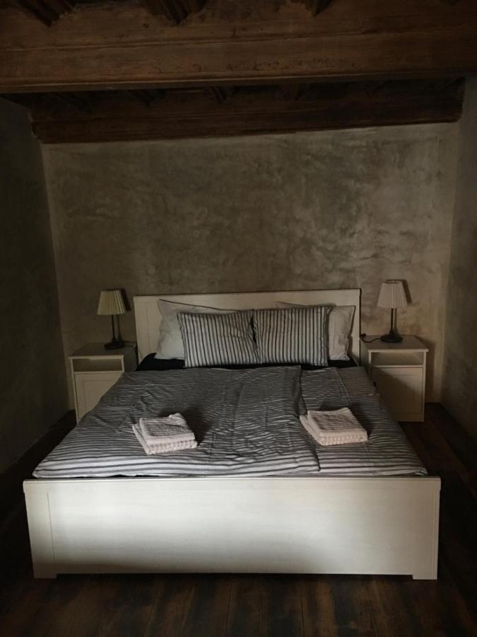 U Dr. Fausta Apartment สลาโวนิเซ ภายนอก รูปภาพ