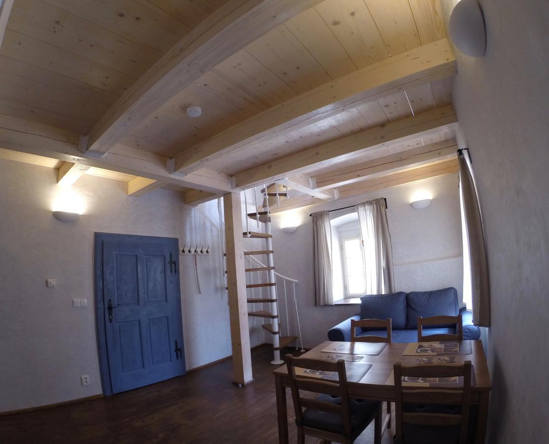 U Dr. Fausta Apartment สลาโวนิเซ ภายนอก รูปภาพ