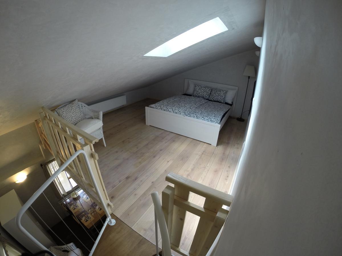 U Dr. Fausta Apartment สลาโวนิเซ ภายนอก รูปภาพ