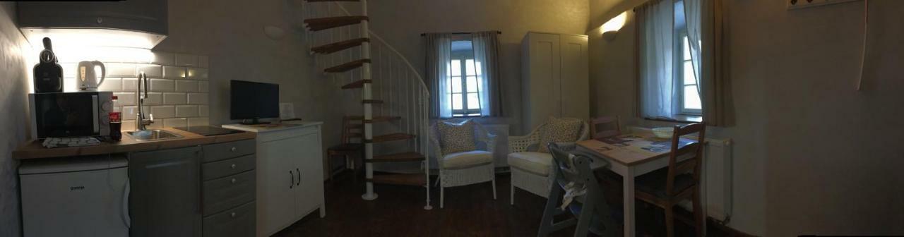 U Dr. Fausta Apartment สลาโวนิเซ ภายนอก รูปภาพ